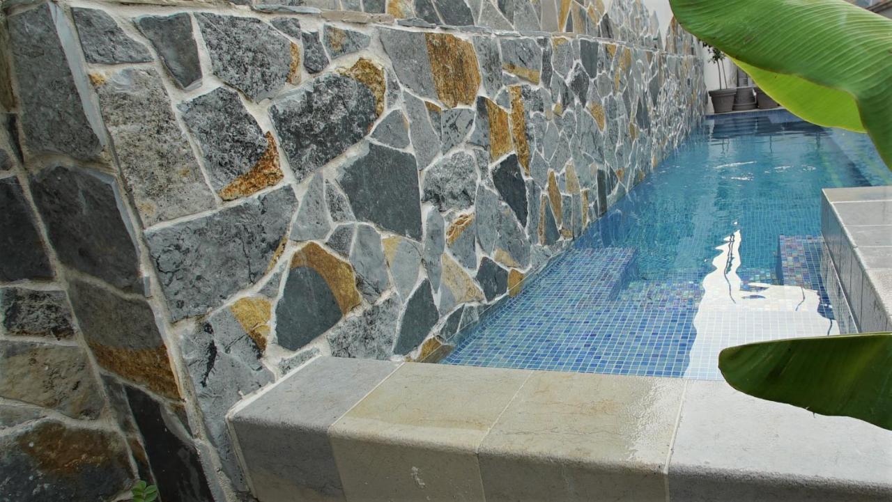 Апартаменты Penthouse Stoliv New Spa-pool Is Located 5m From The Sea, Exclusive Terrace,private Jetty Wih Sunbeds, Pebble Beach, Secluded Location Total Area 375m2 At Your Disposal *