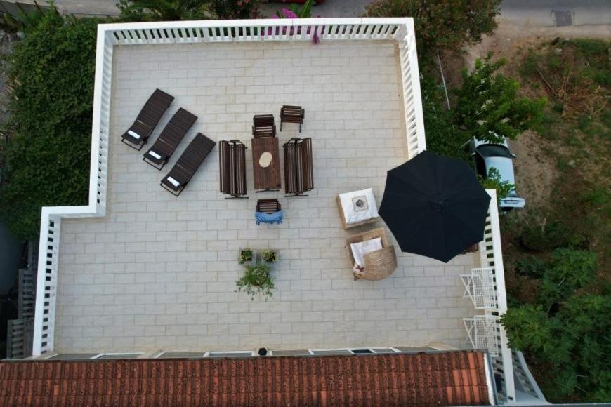 Апартаменты Penthouse Stoliv New Spa-pool Is Located 5m From The Sea, Exclusive Terrace,private Jetty Wih Sunbeds, Pebble Beach, Secluded Location Total Area 375m2 At Your Disposal