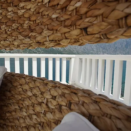 Penthouse Stoliv: Beachfront Spa Villa with Private Jetty Kotor Exterior photo