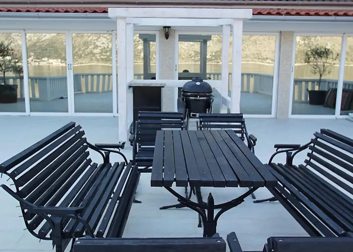Penthouse Stoliv New Spa-Pool Villa Is Located 5M From The Sea, Exclusive Terrace,Private Jetty Wih Sunbeds, Pebble Beach, Secluded Location Total Area 375M2 At Your Disposal