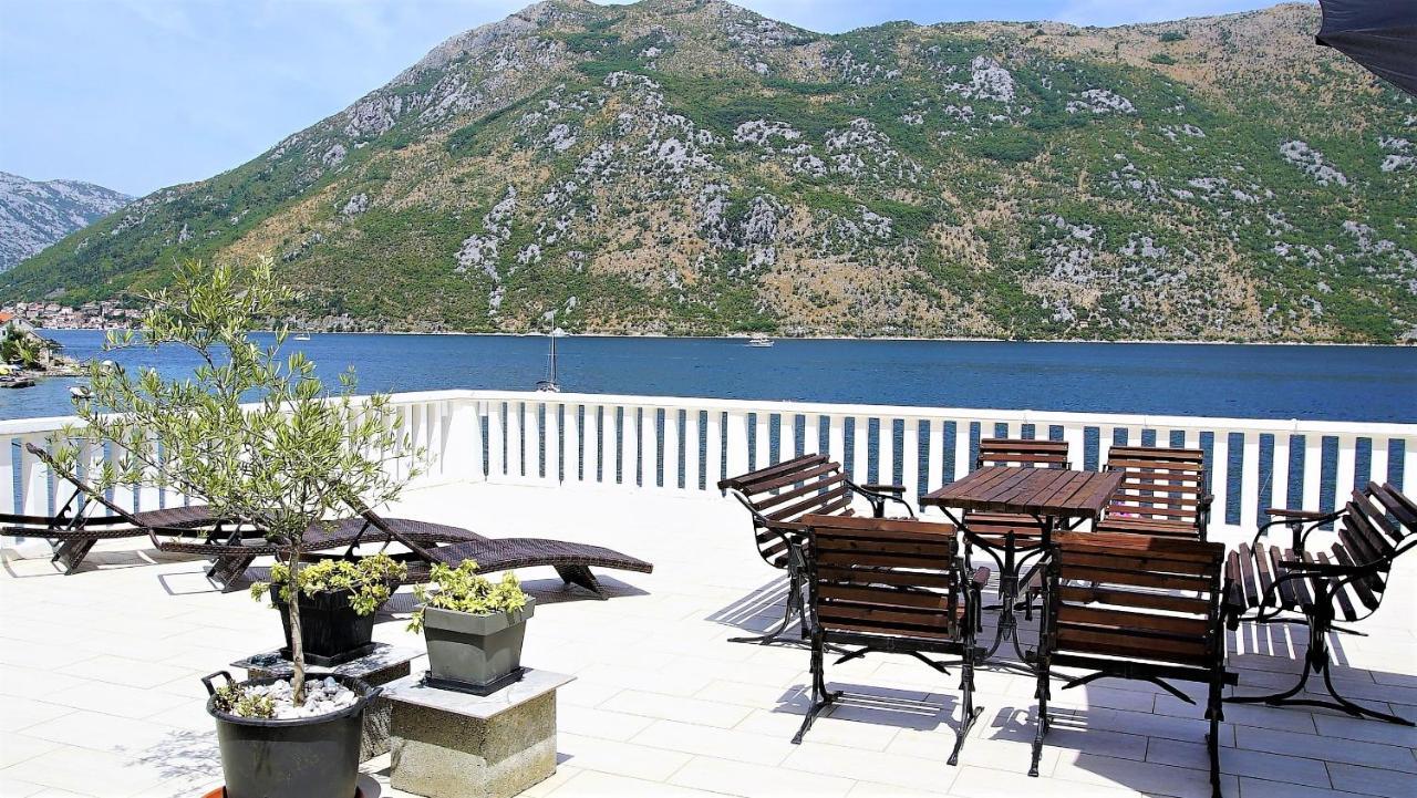 Penthouse Stoliv: Beachfront With Private Jetty Apartment *