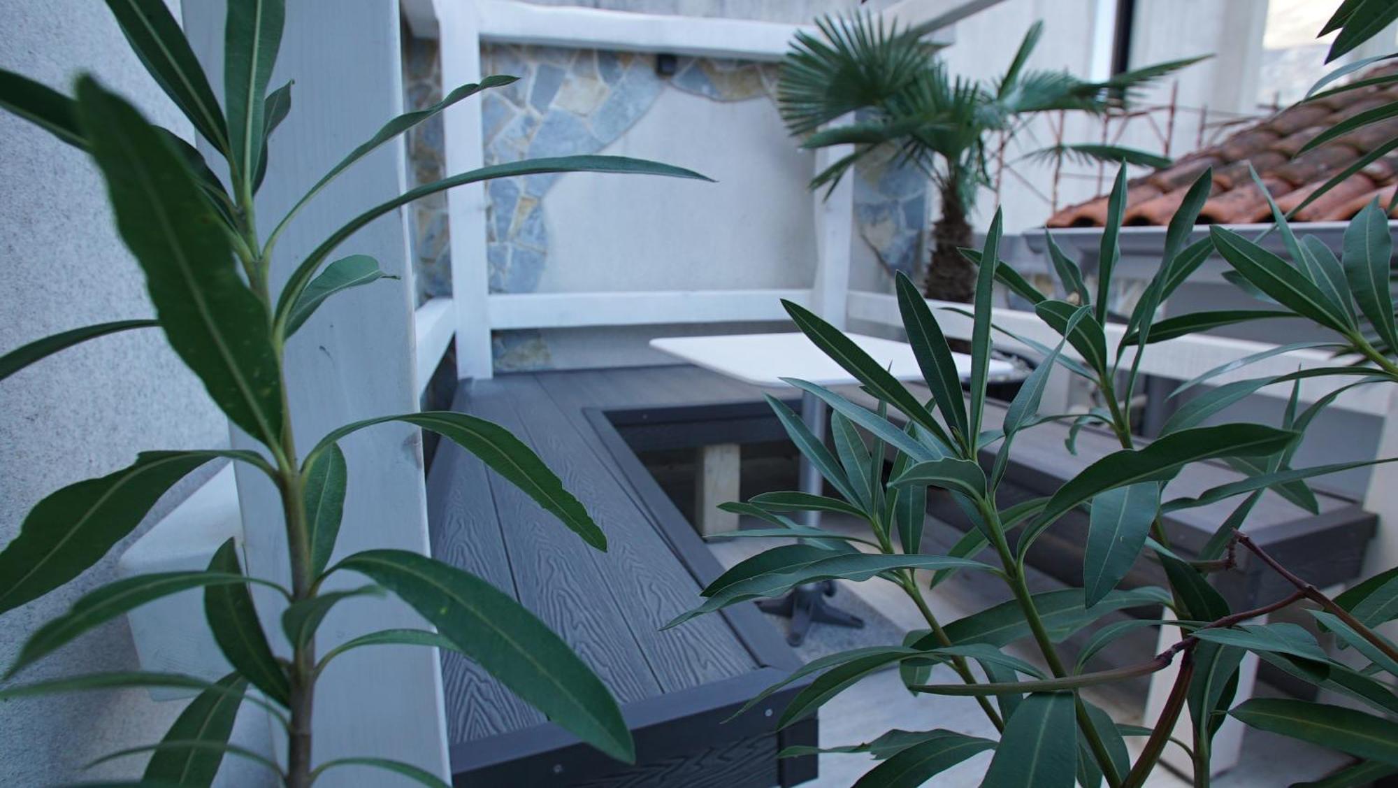 Penthouse Stoliv: Beachfront With Private Jetty * Kotor
