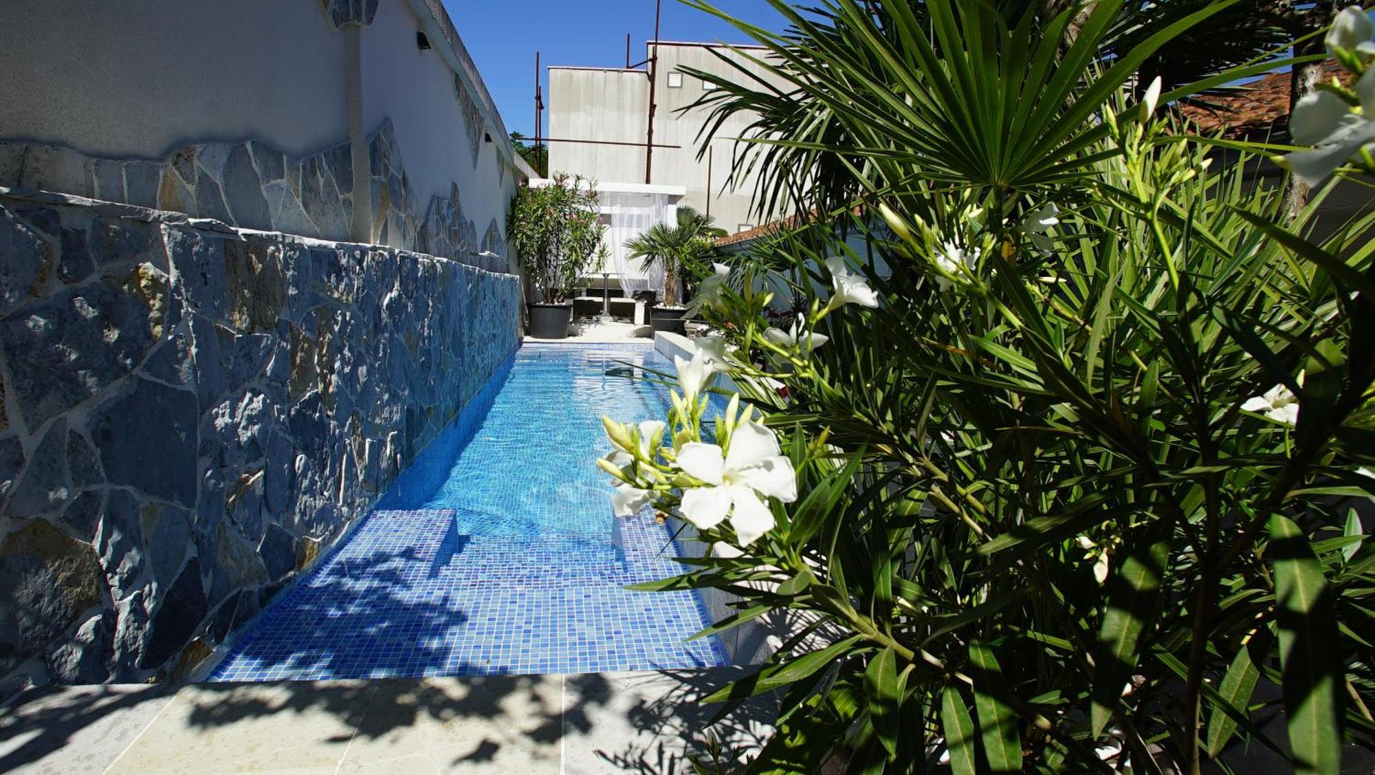 Penthouse Stoliv New Spa-pool Is Located 5m From The Sea, Exclusive Terrace,private Jetty Wih Sunbeds, Pebble Beach, Secluded Location Total Area 375m2 At Your Disposal