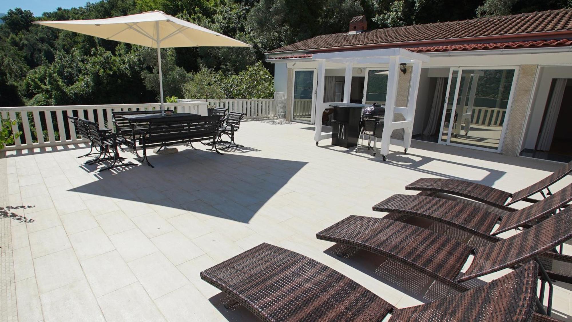 Apartment Penthouse Stoliv New Spa-pool Is Located 5m From The Sea, Exclusive Terrace,private Jetty Wih Sunbeds, Pebble Beach, Secluded Location Total Area 375m2 At Your Disposal