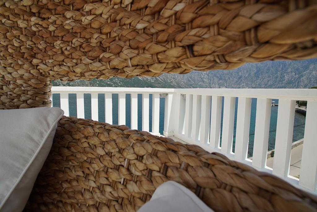 Penthouse Stoliv: Beachfront With Private Jetty Apartment Kotor