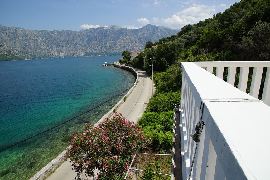 Penthouse Stoliv: Beachfront With Private Jetty Kotor