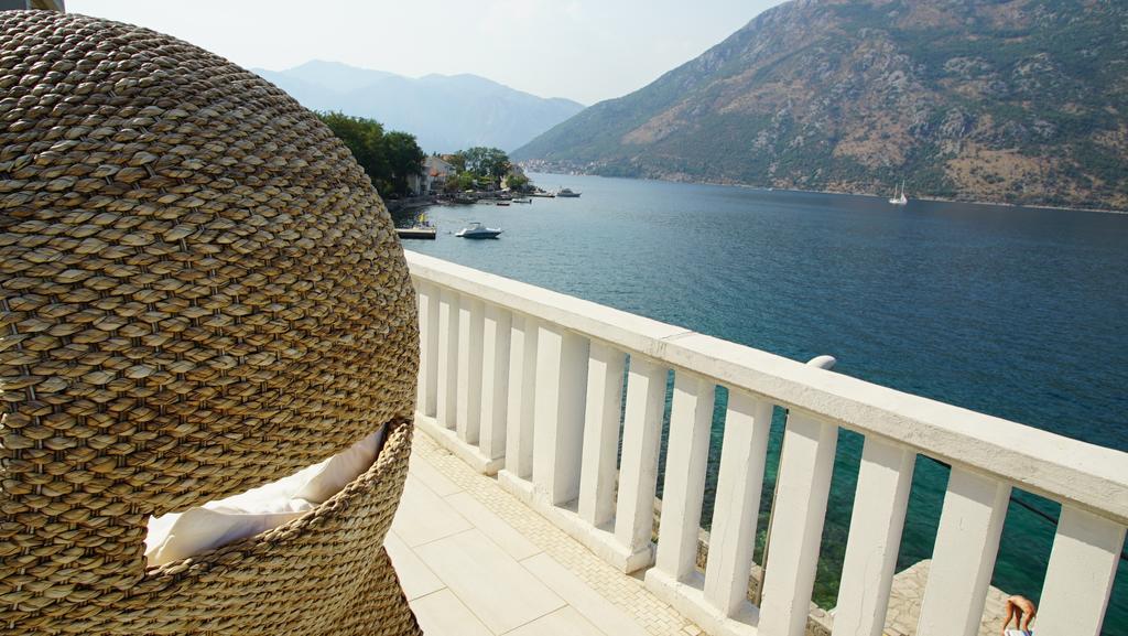 Penthouse Stoliv: Beachfront With Private Jetty Apartment Kotor