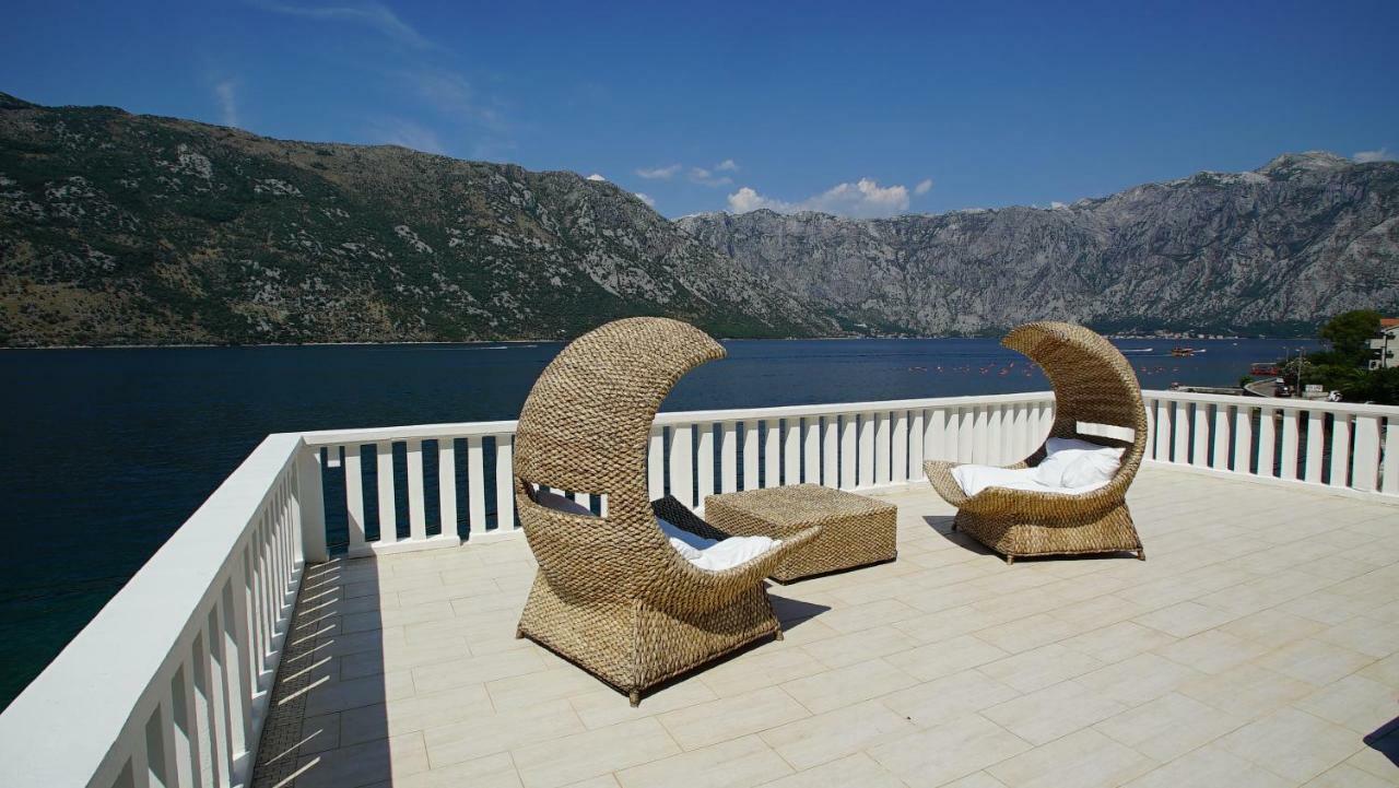 Penthouse Stoliv: Beachfront With Private Jetty Apartment Kotor